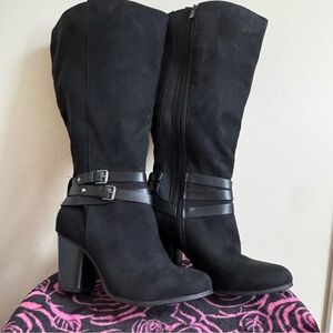 Stylish Black Heeled Boots with Buckle Detail Size 10.5
